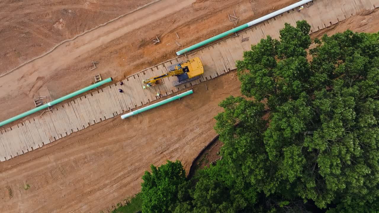 Aerial view of a Boardwalk pipeline under construction